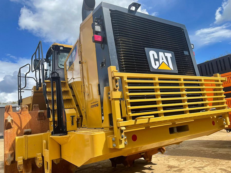 Digger Bidder 2020 CAT 836K trash compactor