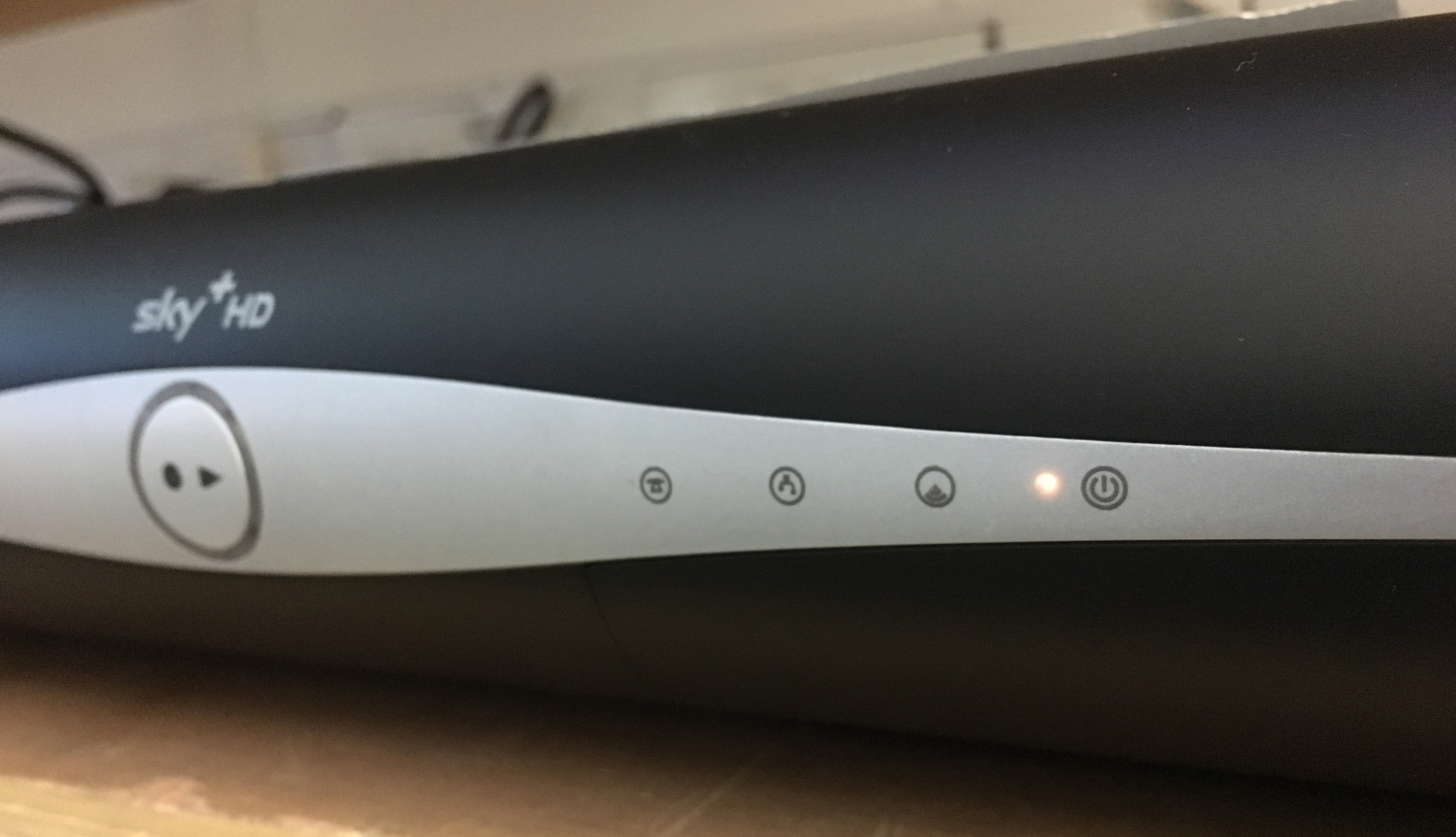 Sky yellow light Digi Repairs UK Ltd