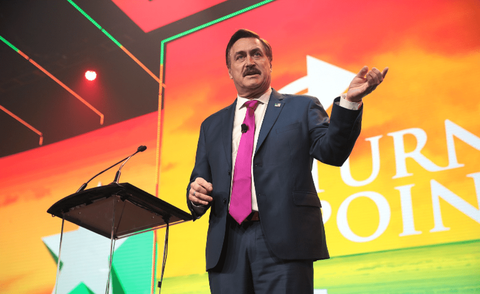 My Pillow Guy plans to drop 10,000 pillows over Canada after getting