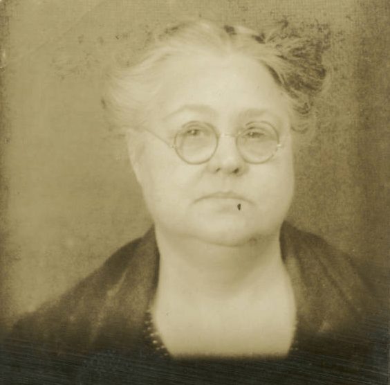 From the KinstonLenoir County Public Library Papers of Sybil Hyatt, Genealogist and Writer