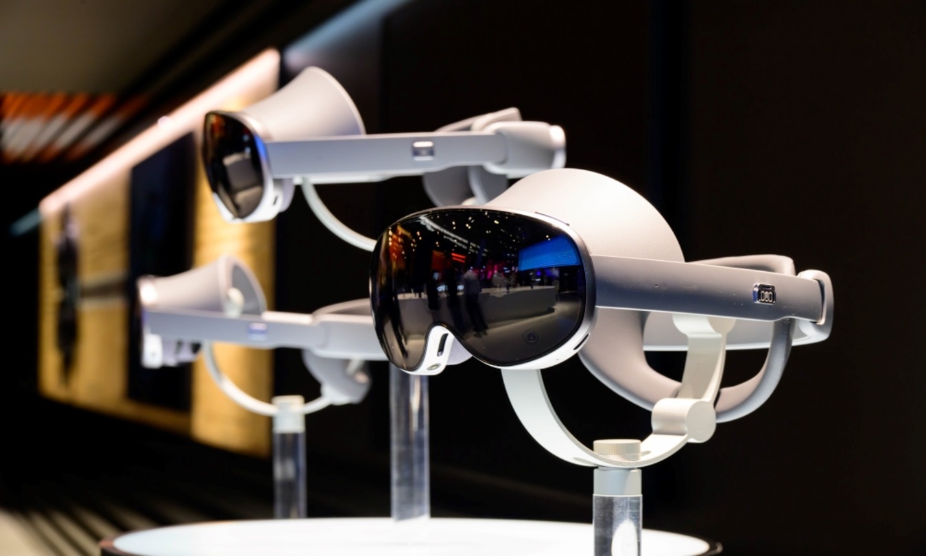 Samsung to Launch Android-Based Vision Pro Competitor This Month