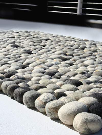 Faux Pebble Rug Made Of Wool - DigsDigs (400 x 533 Pixel)