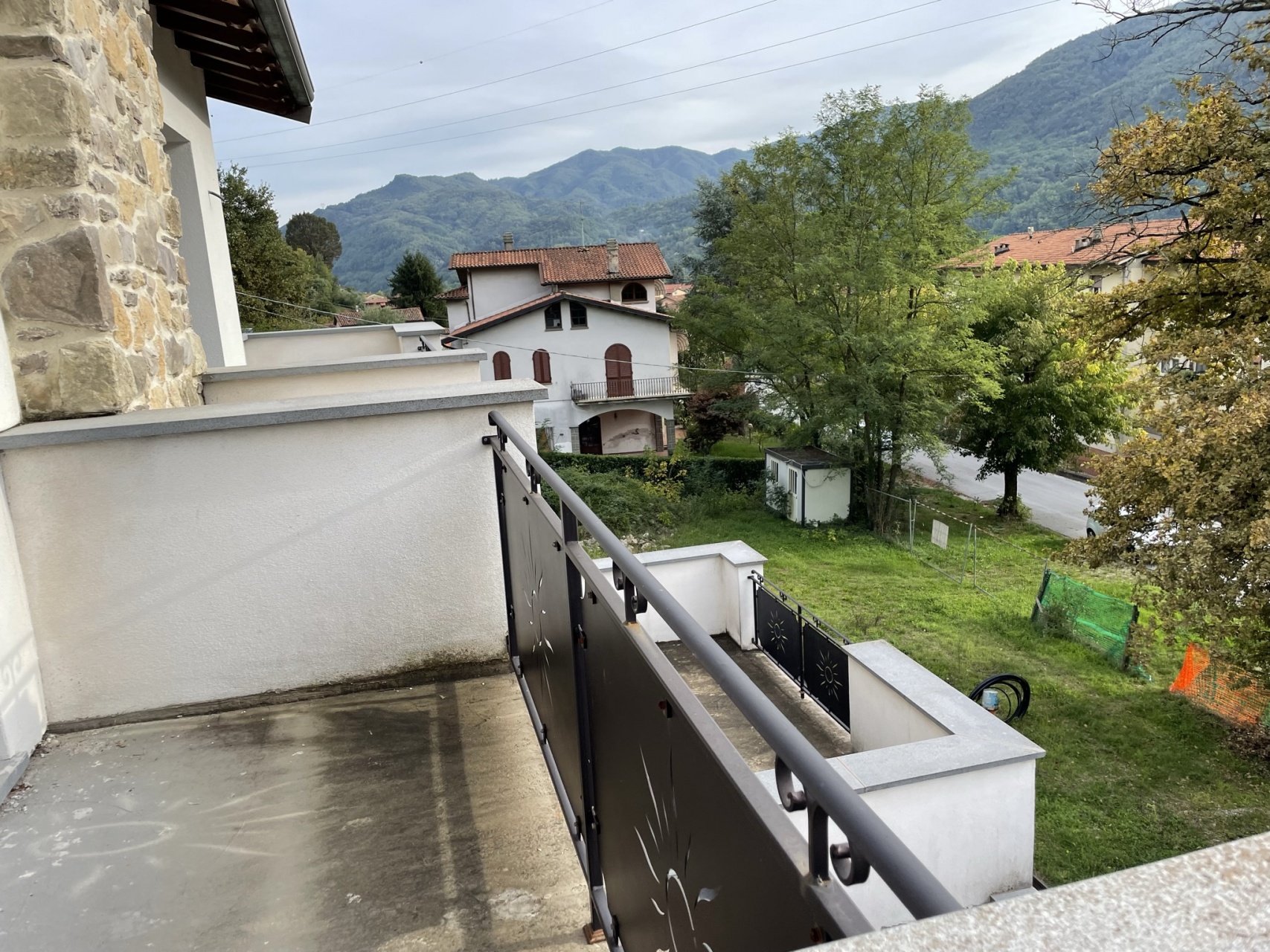 Family House 1050 for sale at Barga Media Valle del Serchio Houses