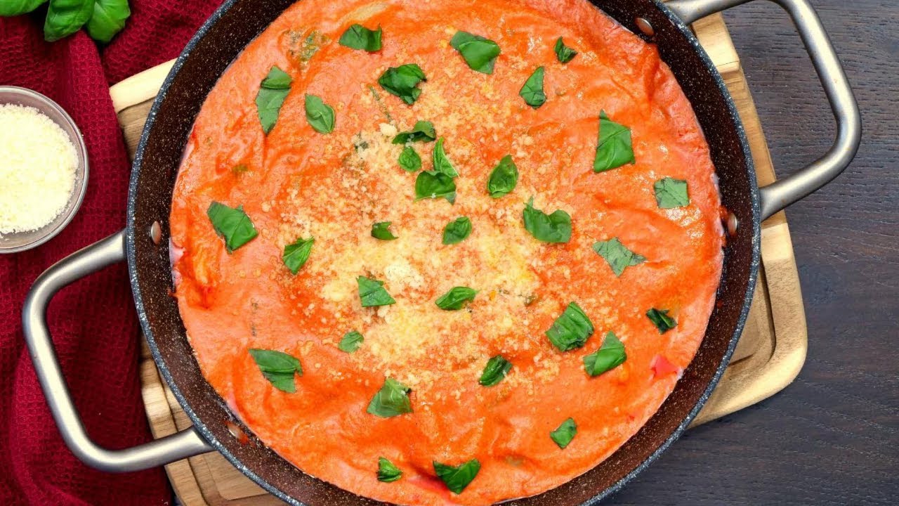 The best gnocchi with cheesy cream sauce and spinach Dinner