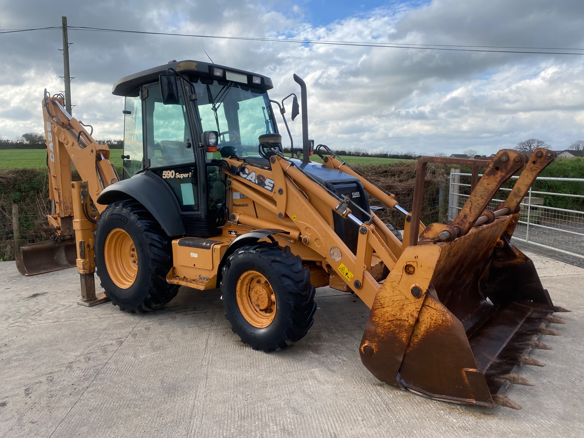 Case 590SR
