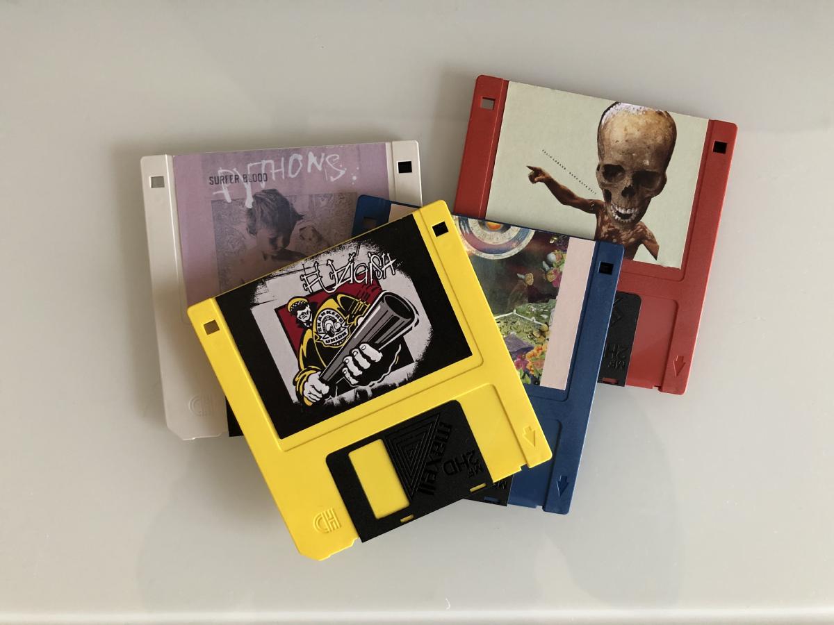 Diskplayer Using 3.5" floppy disks to play albums on Spotify