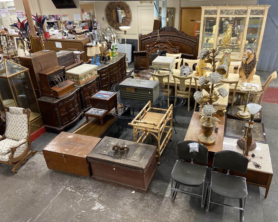 Direct Auction Galleries Pictures