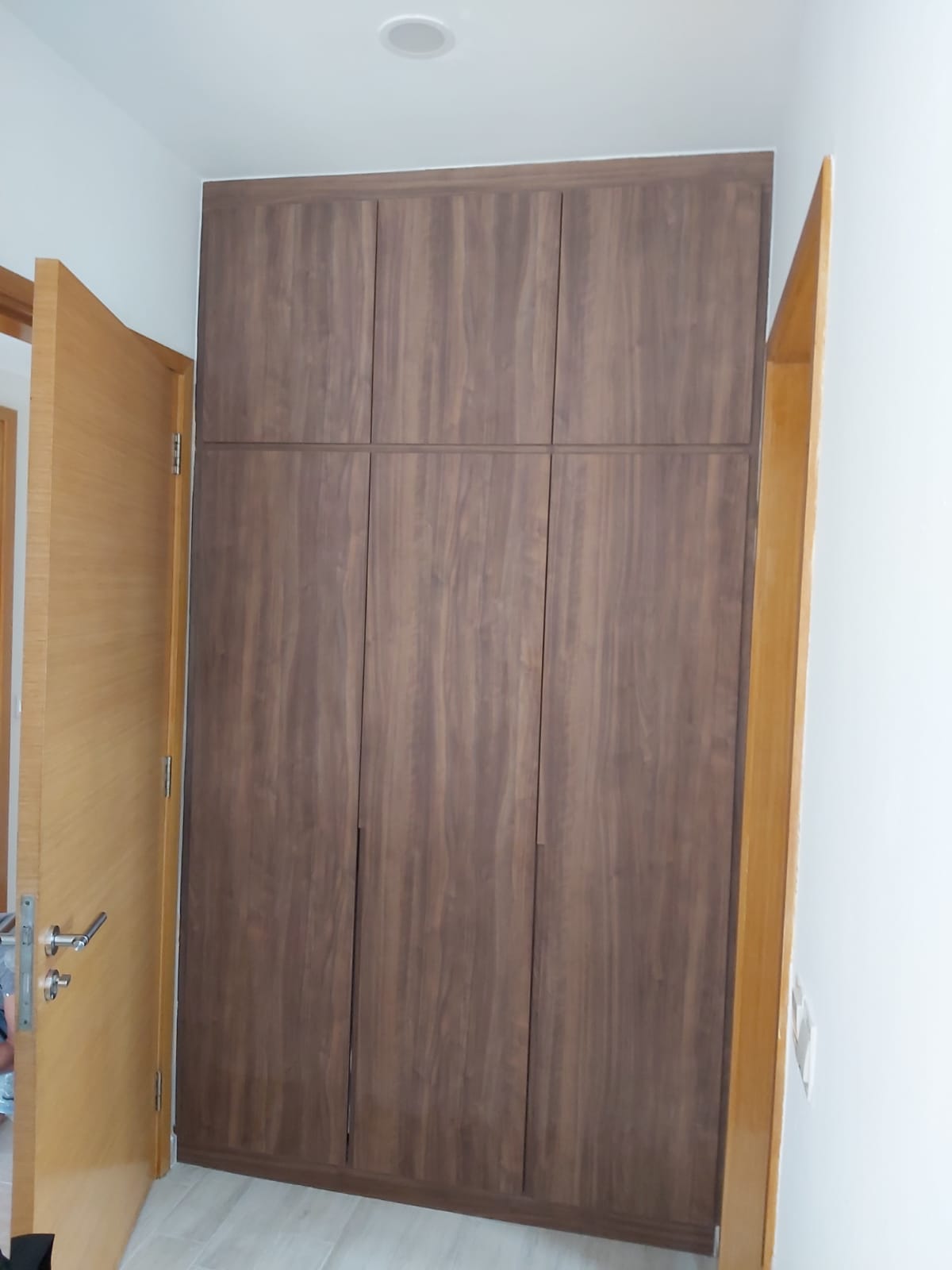 BuiltIn Wardrobes Carpentry Singapore