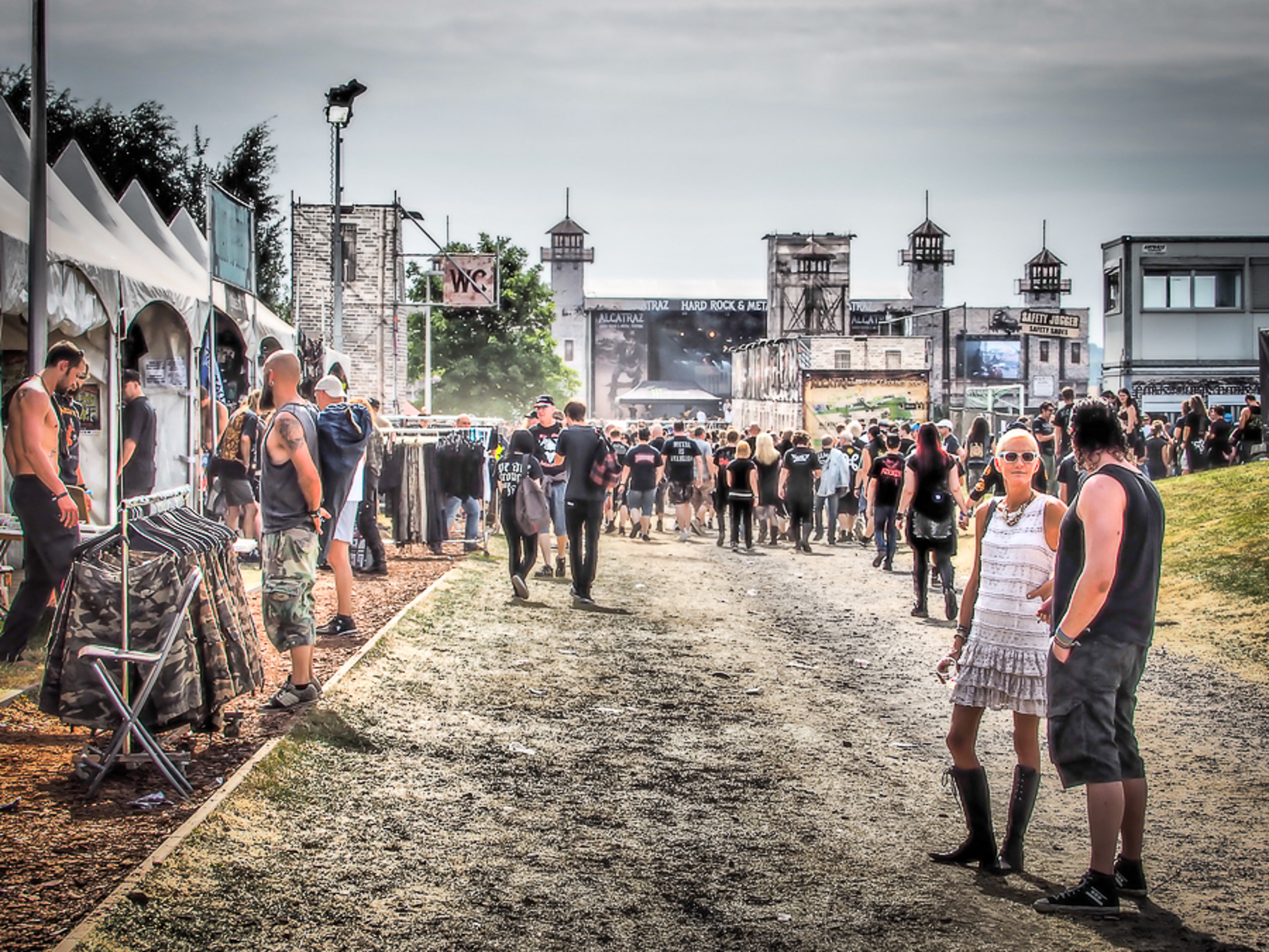 The band is the brainchild of dani filth, a.k.a daniel lloyd davey, the bands singer and lyricist who has led the band to … Alcatraz Metal Festival | Discover Benelux