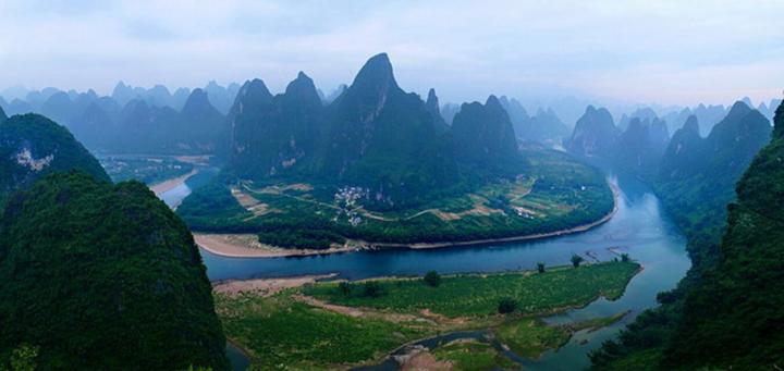 Cruise Through The Beautiful Scenery Of The Li River In Guilin