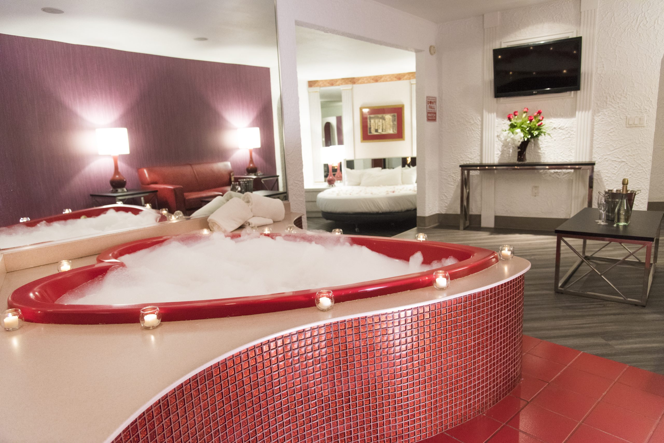 Pocono Palace Resort 3 Days/2 Nights in a Garden of Eden Apple Suite