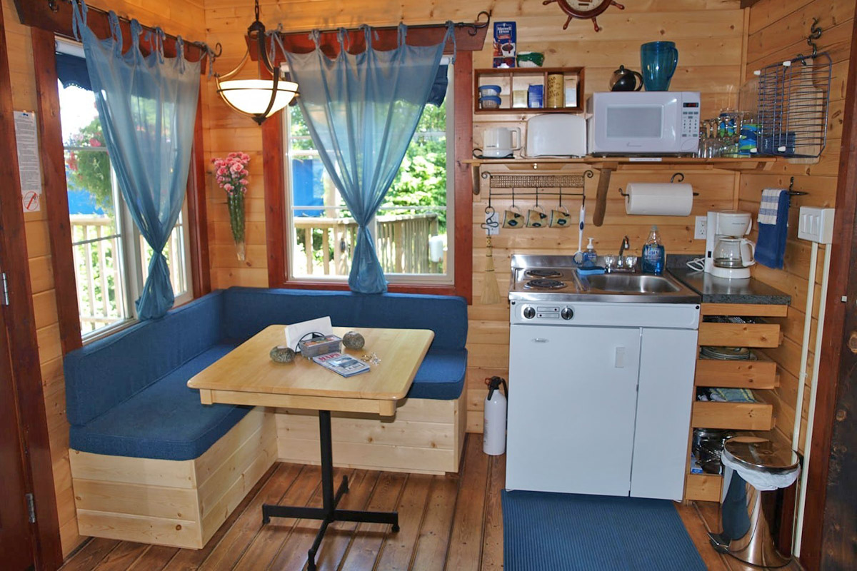 Anchors Inn Tourism Ucluelet