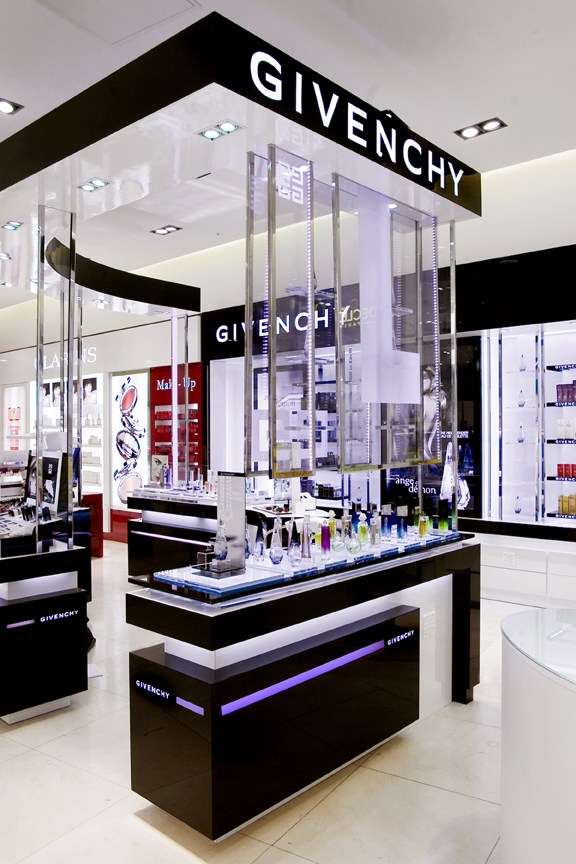 Givenchy Display by Design