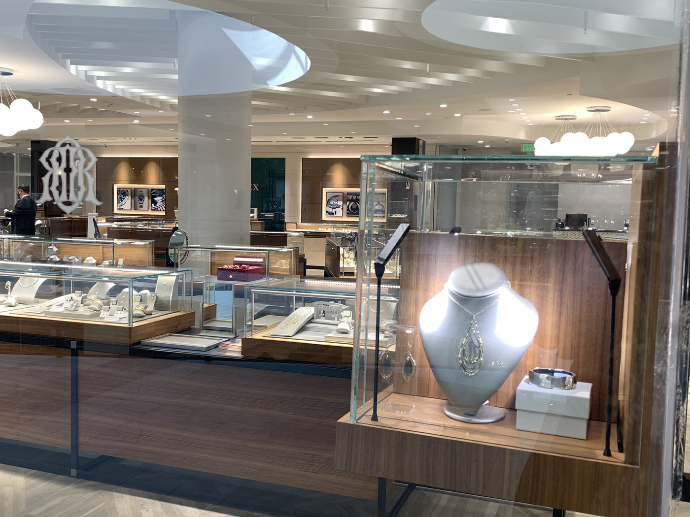 Fine Jewelry Store Display Craft