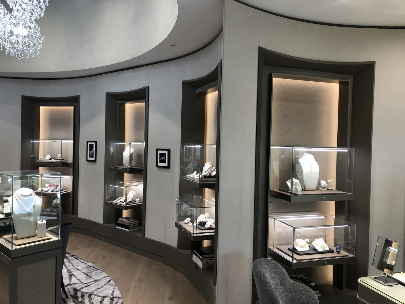 Fine Jewelry Retailer Display Craft