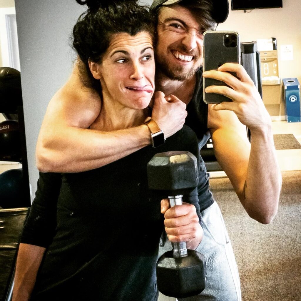 Eva e Harper insegnano...la grammatica della pasta! Distanti ma unite