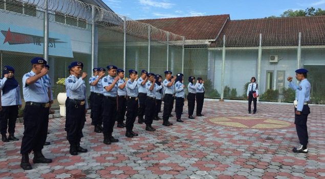 Latihan Keterampilan Baris Berbaris, Penyegaran Petugas Rutan Bantul -  Ditjenpas | Membangun Pemasyarakatan Bersih dan Melayani