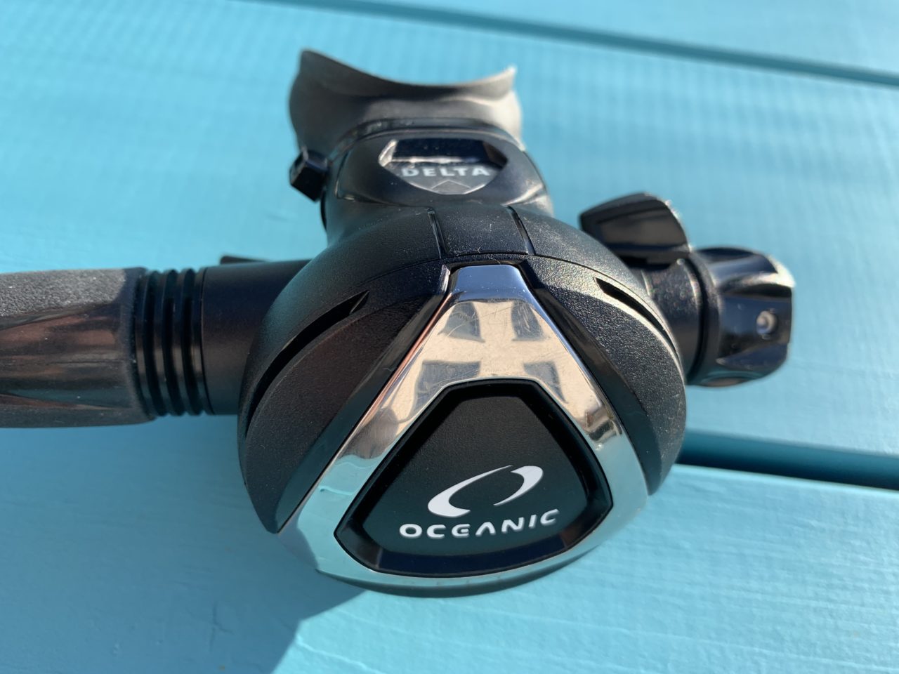 10 Best Scuba Regulators of 2023 (Reviews by Diving Squad)
