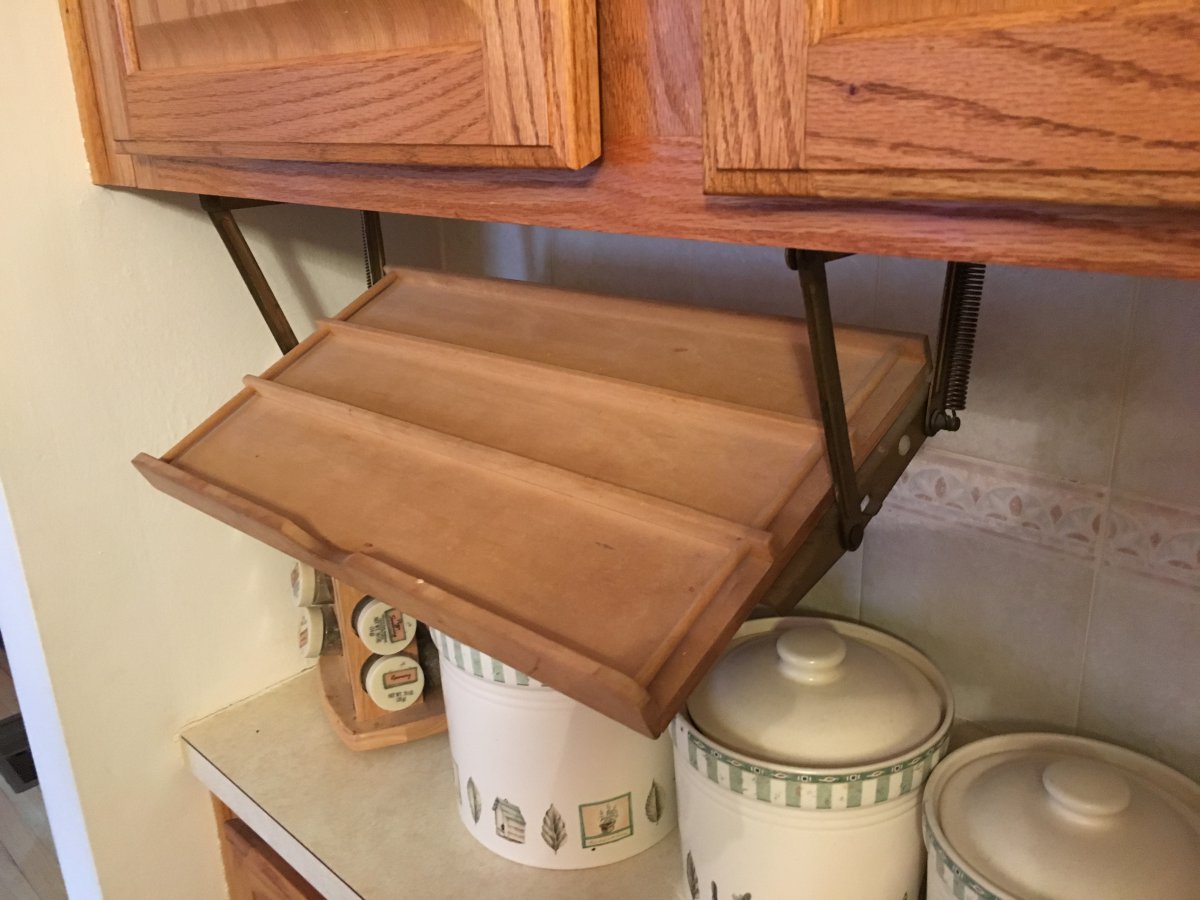 Solutions for Hue Lightstrips + mounted, retractable