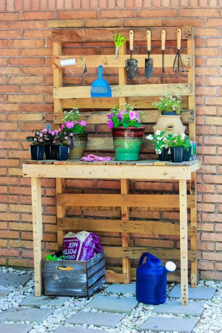 20+ Easy DIY Pallet Bench Projects DIYCraftsGuru