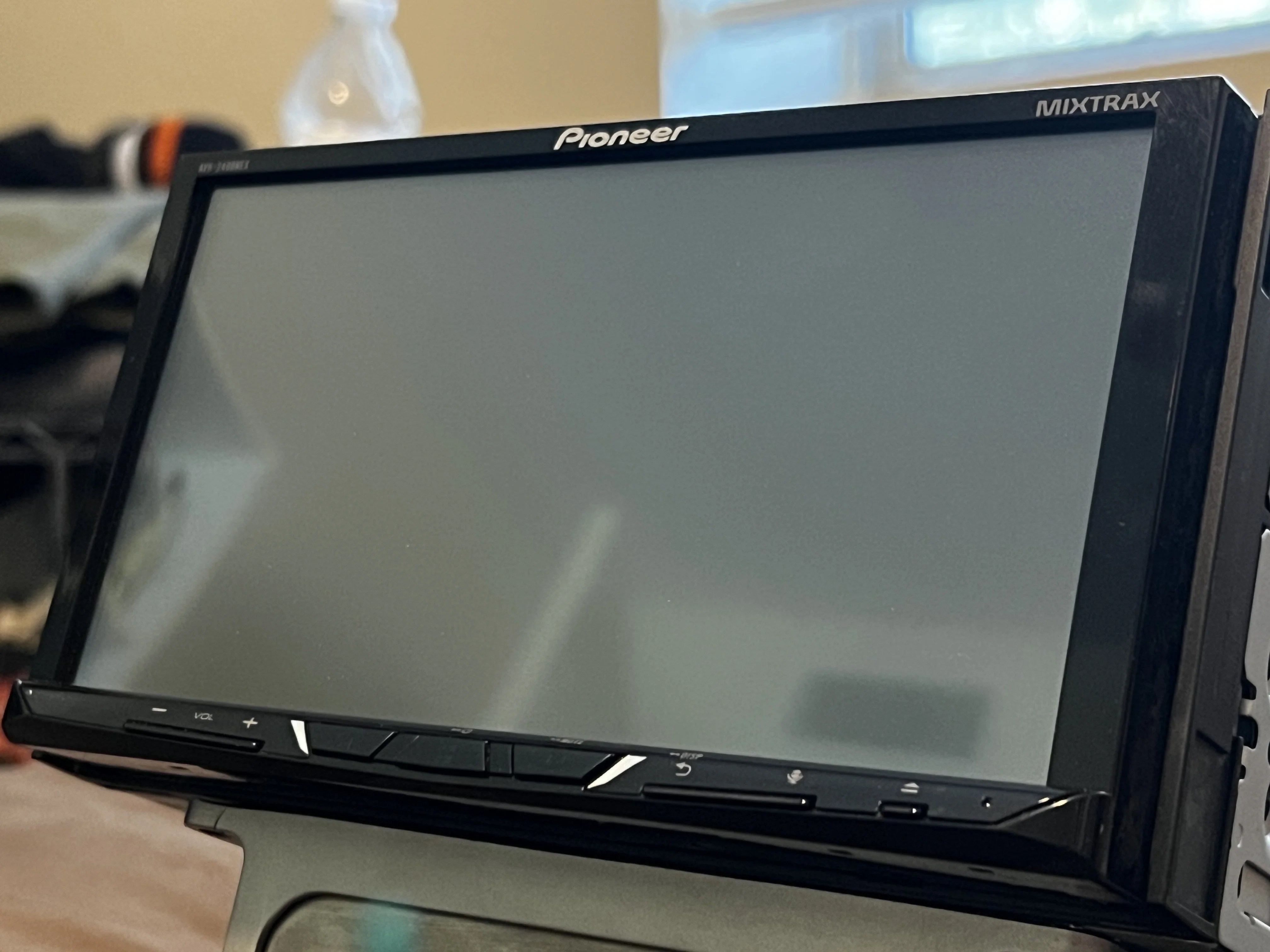 Pioneer AVH2400NEX double DIN, CarPlay, 3way active AutoEQ