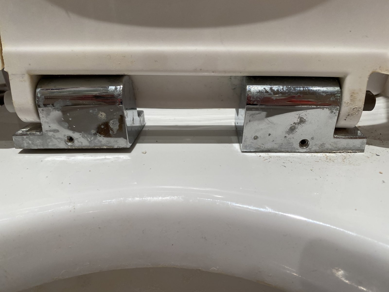 Awkward toilet seat fixing DIYnot Forums