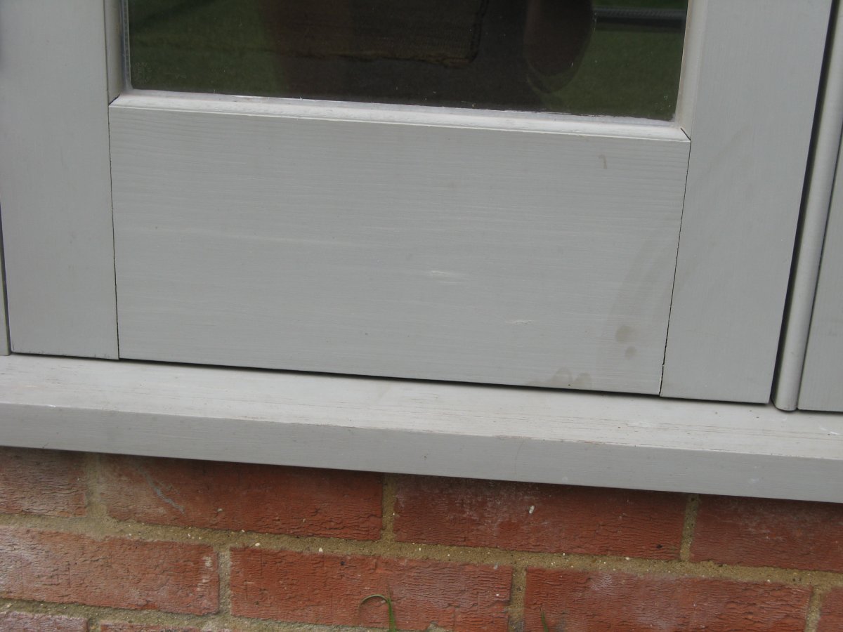 How to fill small gaps/cracks on exterior wooden door? DIYnot Forums