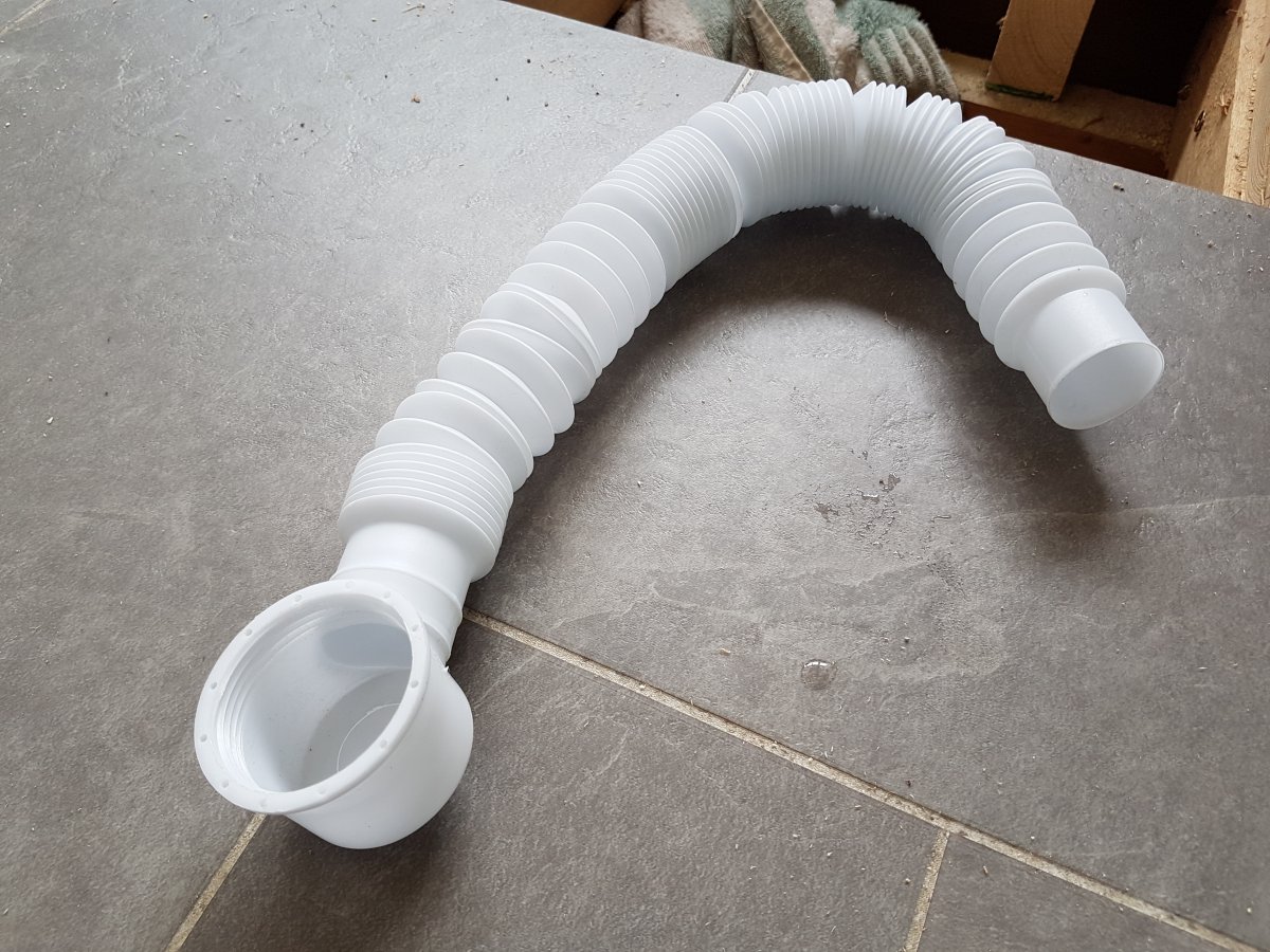 Connecting bath waste on freestanding bath... DIYnot Forums