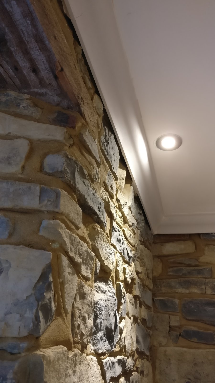 Filling Gaps Between Stone & Coving ?? DIYnot Forums