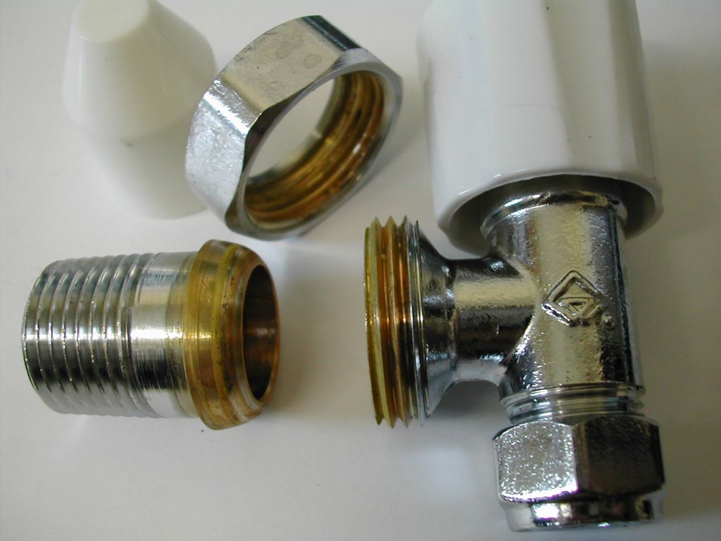 Radiator Valves, Tail Connections Union Connection vs Compression