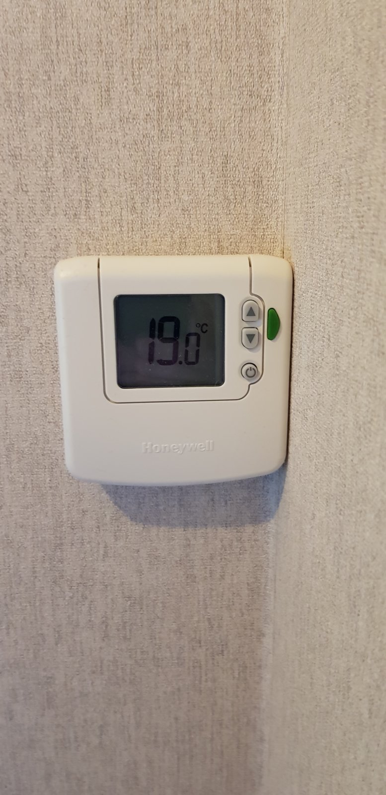Honeywell dt90temp stuck DIYnot Forums
