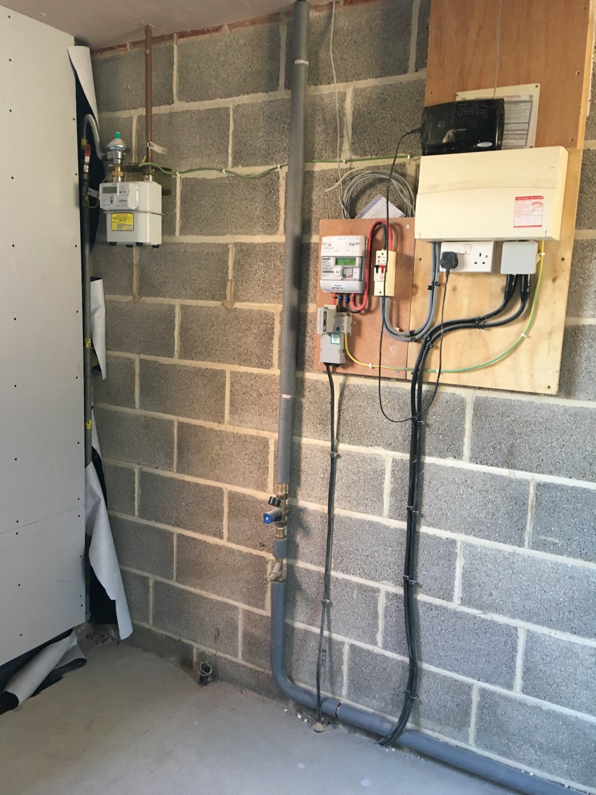 Concealing pipes and meters DIYnot Forums