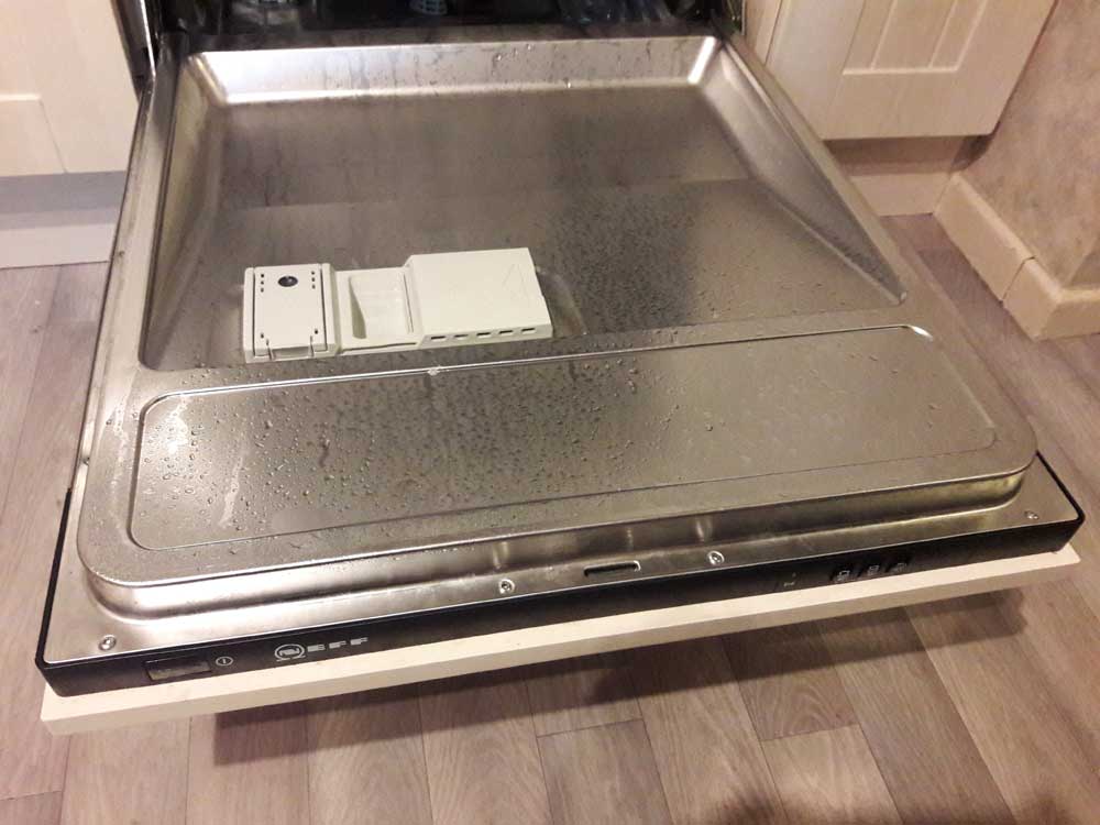 Neff Dishwasher not heating the water How do I get to the pcb