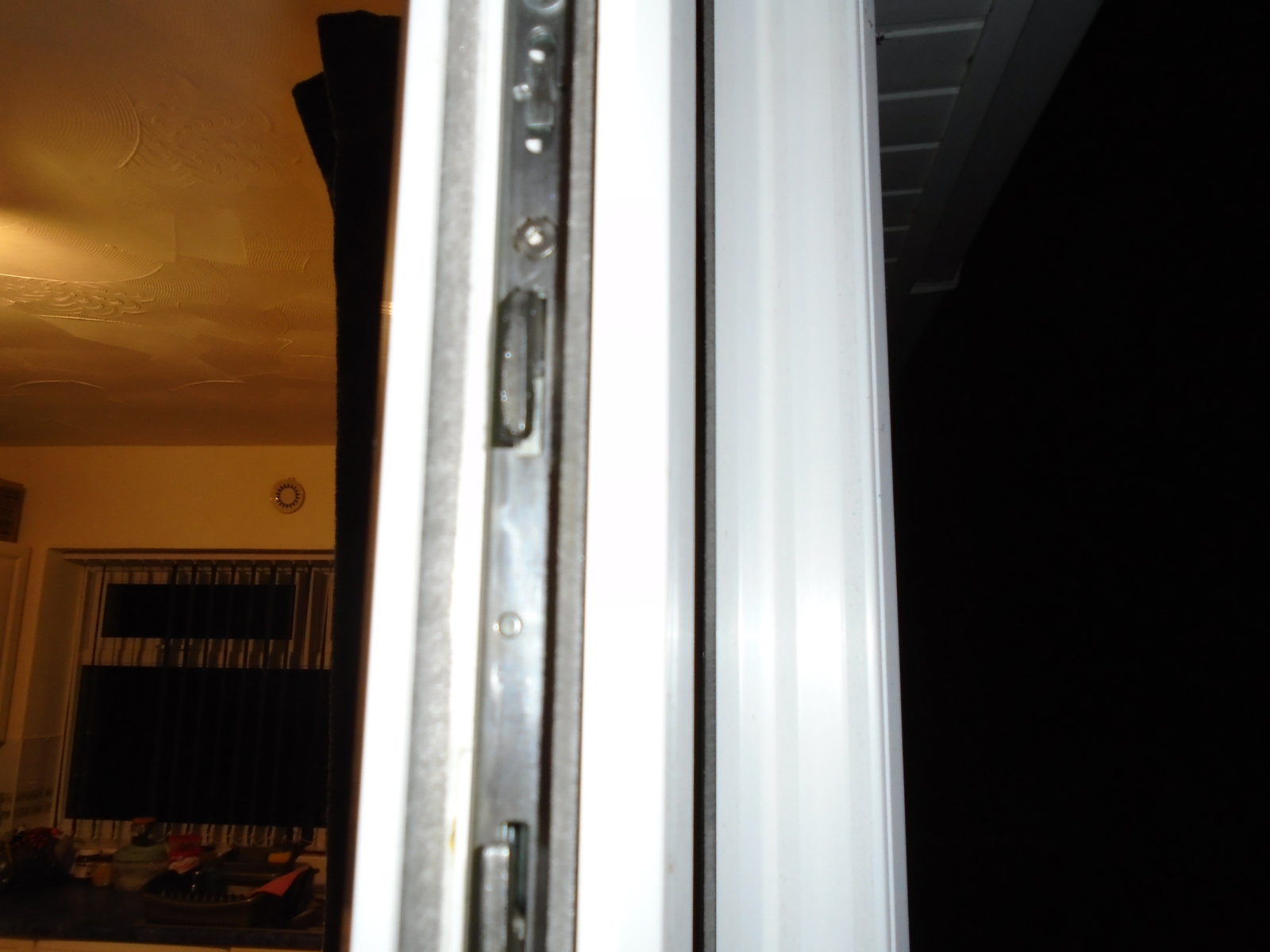 Adjusting loose sliding door..possibly. DIYnot Forums