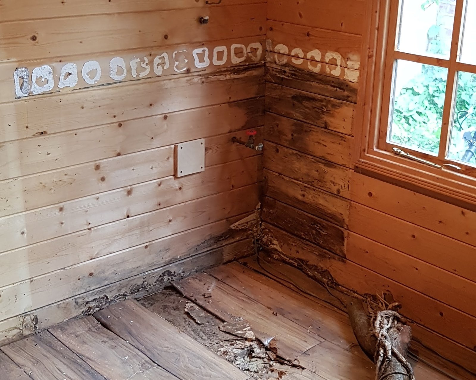 summer house with no guttering DIYnot Forums