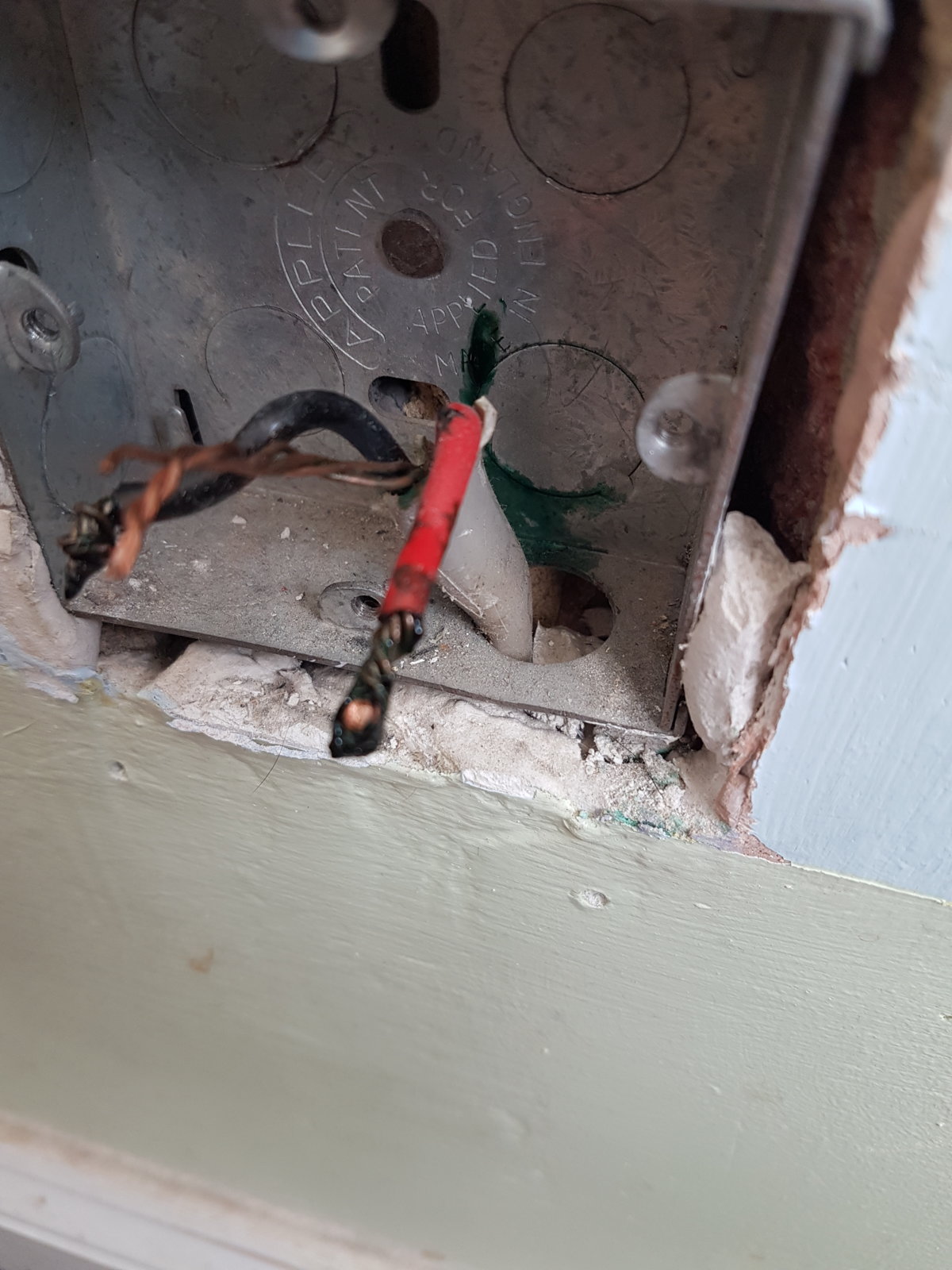 Loose neutral DIYnot Forums