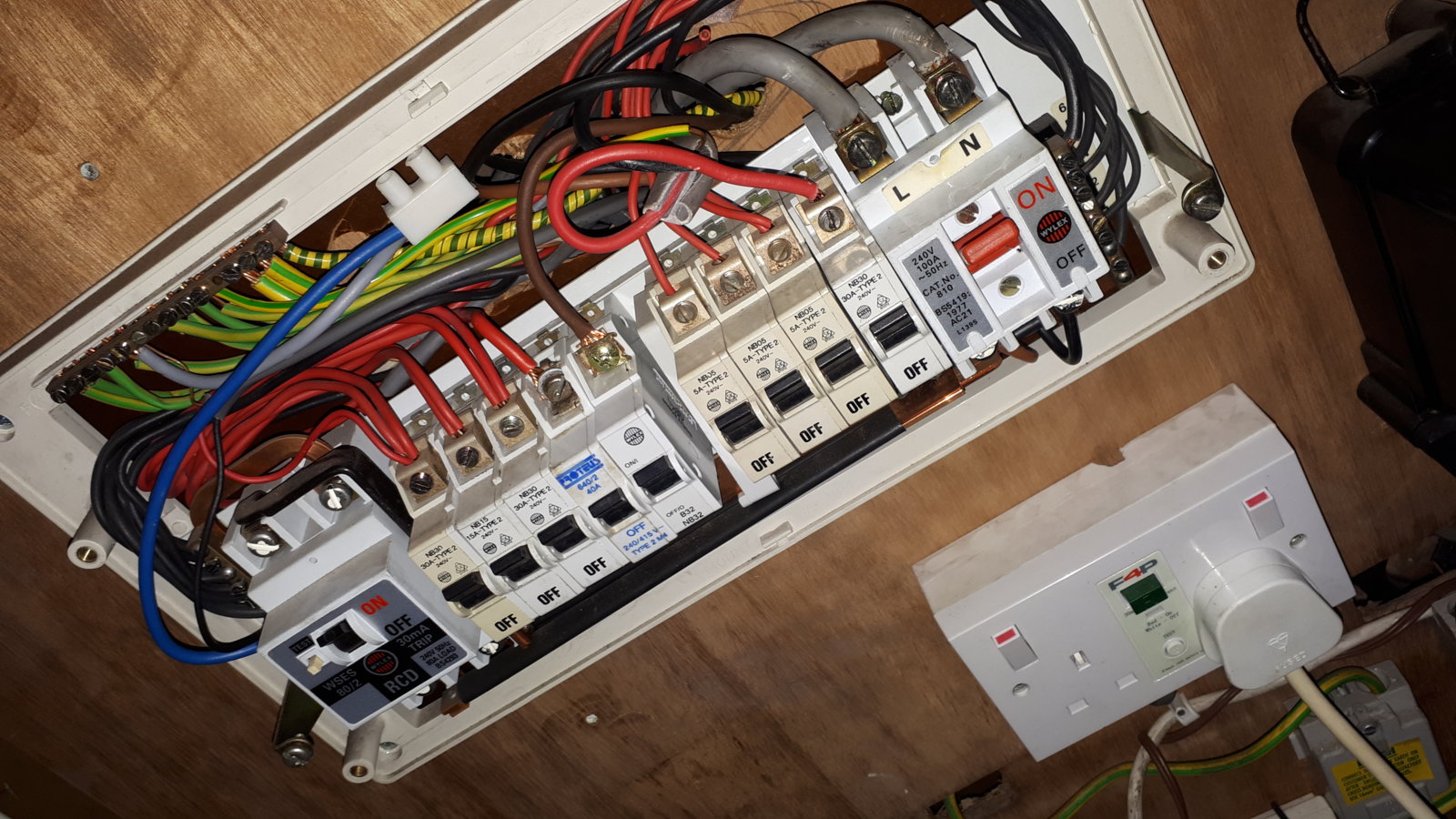 RCD on 2 socket unit wont turn on... DIYnot Forums