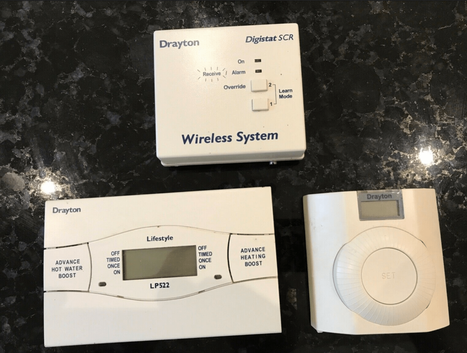 Drayton Digistat Scr Wireless System Alarm Light On ash wood house