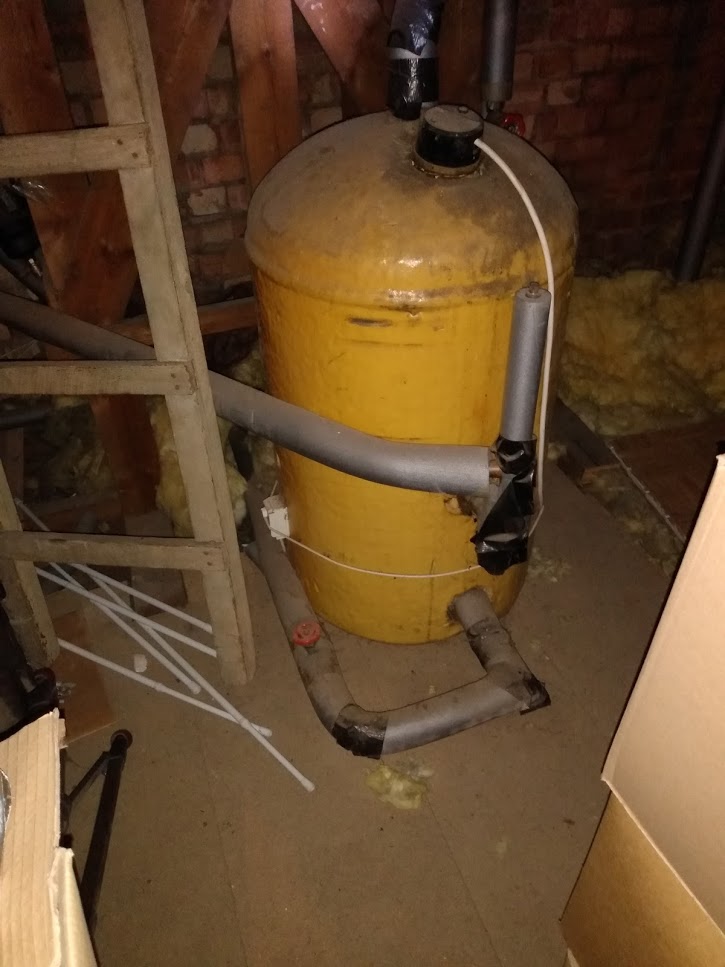 Do these hot water tanks need extra insulation? DIYnot Forums