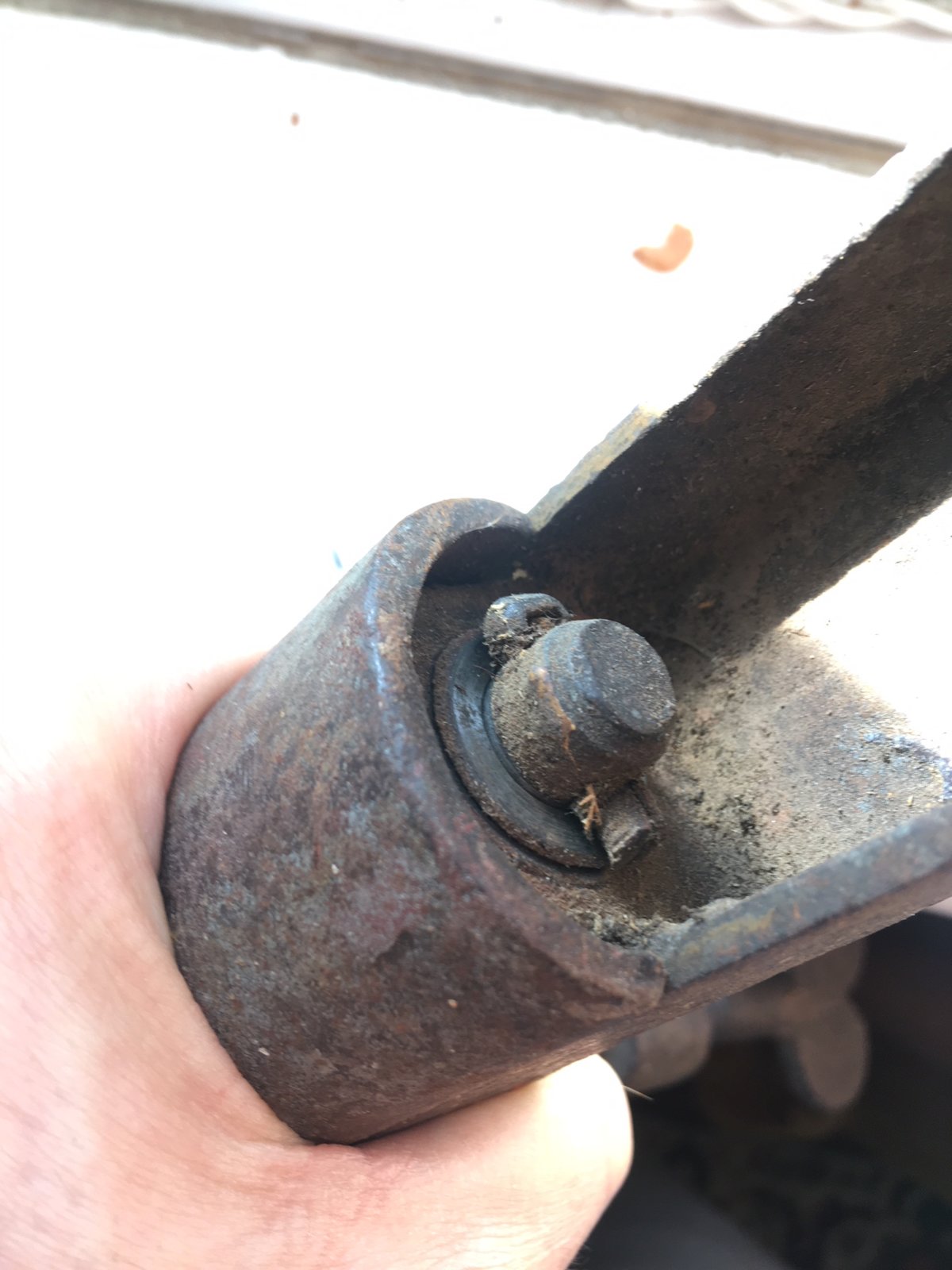 Removing a cotter (split) pin from an old vice? DIYnot Forums