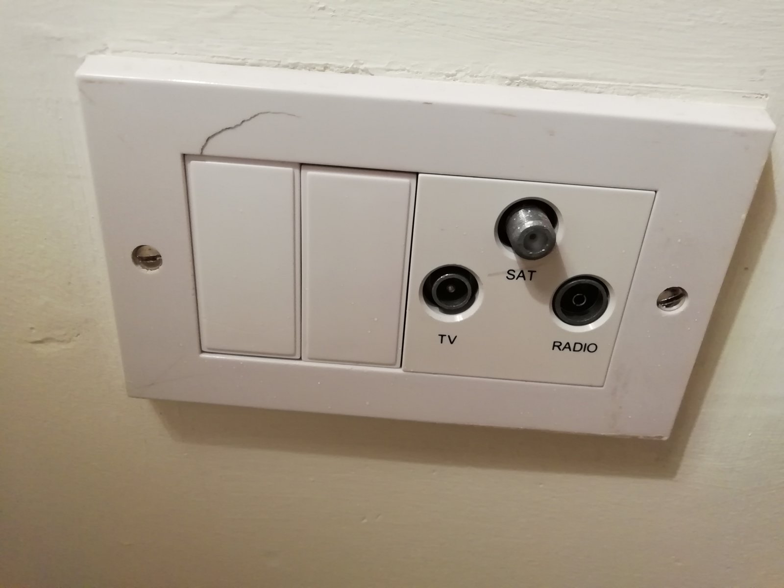 Moved to a flat aerial socket loose and is not connected ? DIYnot Forums