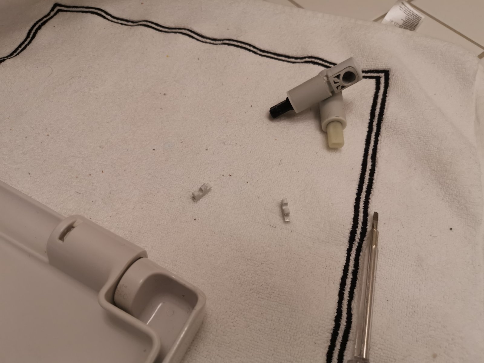 Villeroy & Boch soft close cylinders DIYnot Forums