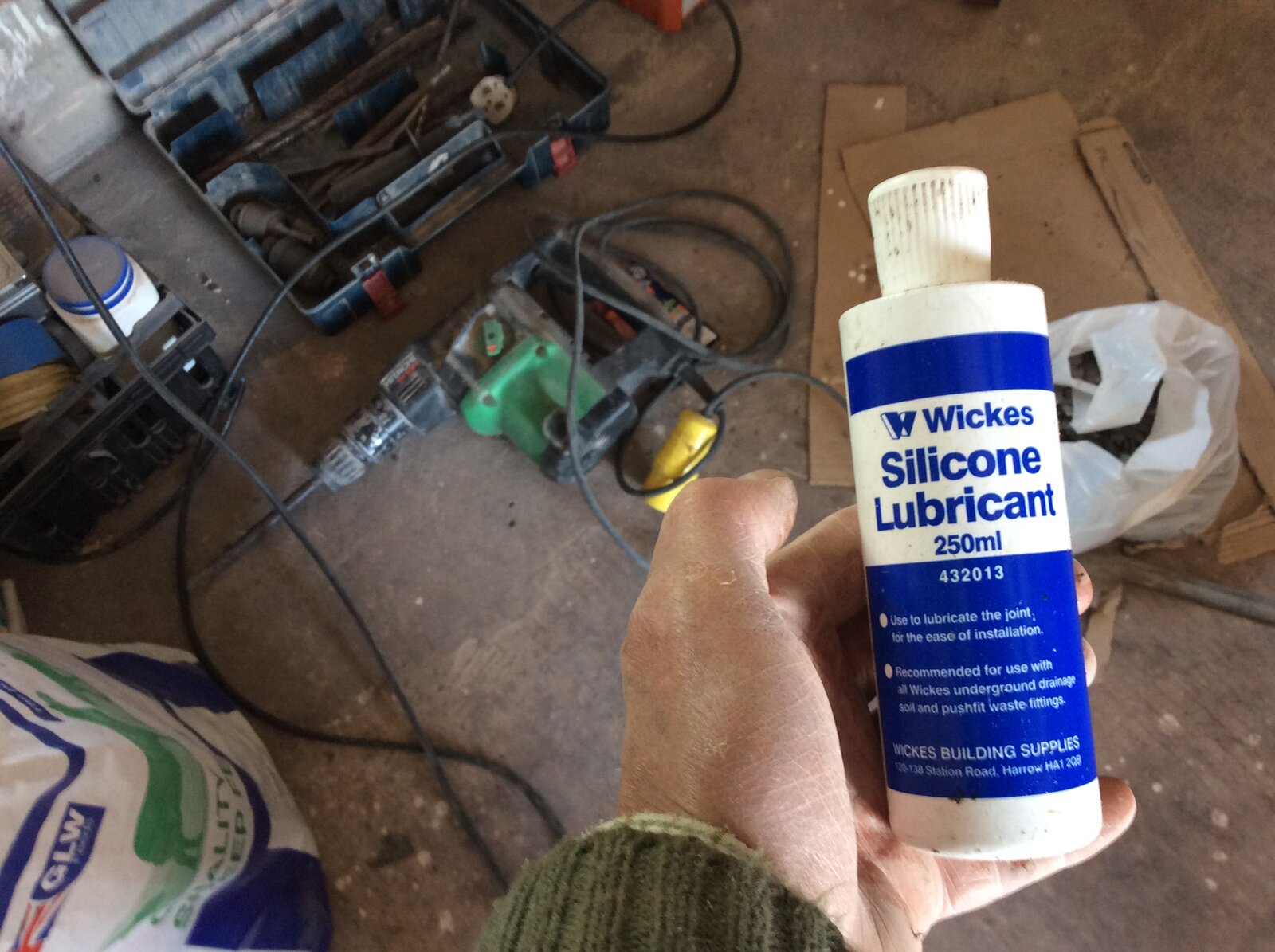 Installing soil stack so it can come apart again easily? DIYnot Forums