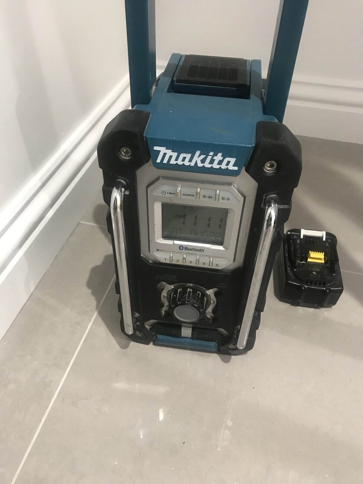 Makita Radio not working | DIYnot Forums