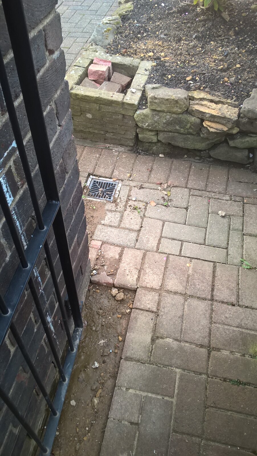 block paving causing damp in garage DIYnot Forums