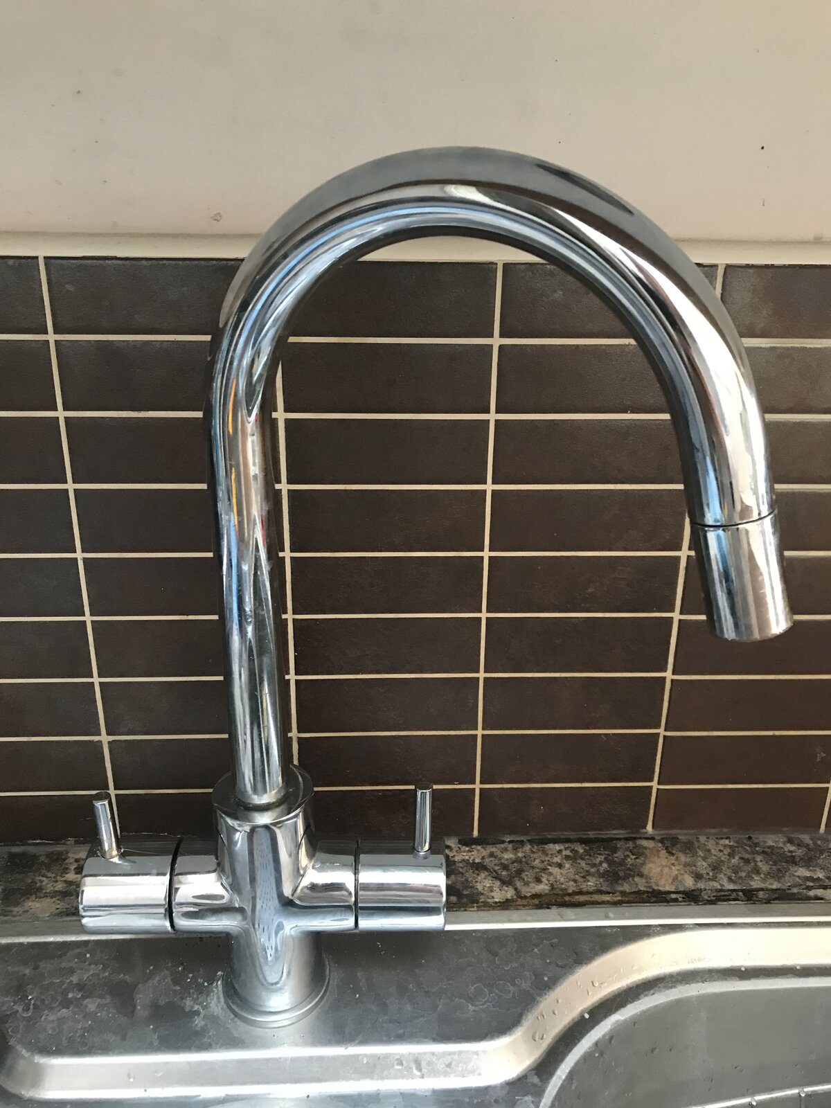 Leaky kitchen tap, but can’t remove the tap cover. Help! DIYnot Forums