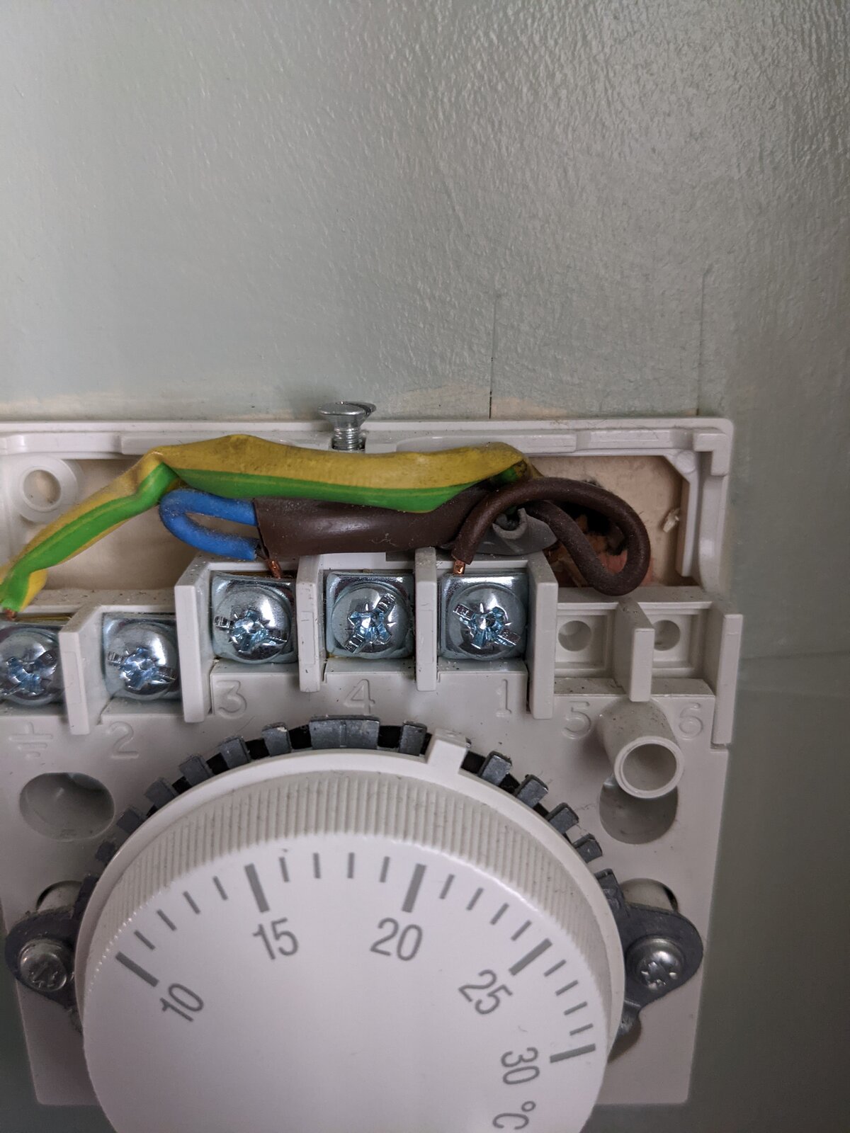 How do I remove my Honeywell ST9100S thermostat dial to replace with Hive receiver DIYnot Forums