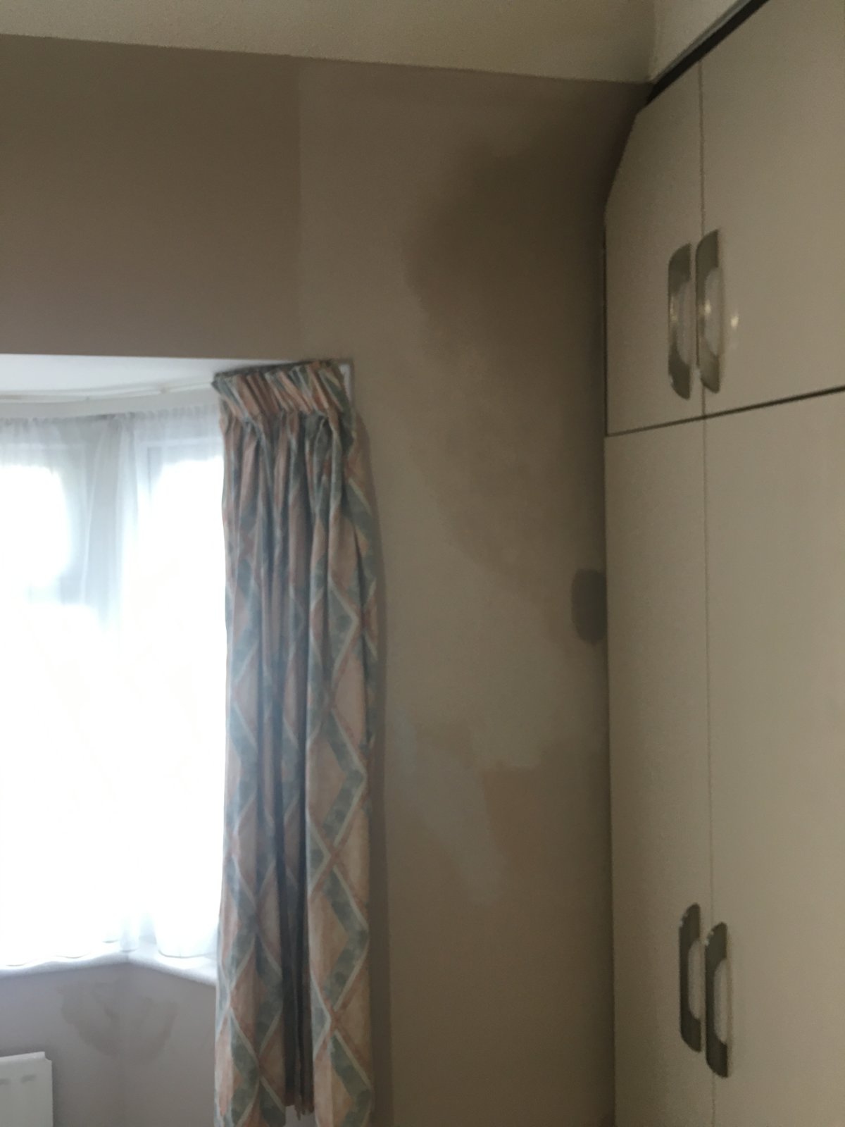 Bay window felt problem causing damp on bedroom wall? DIYnot Forums