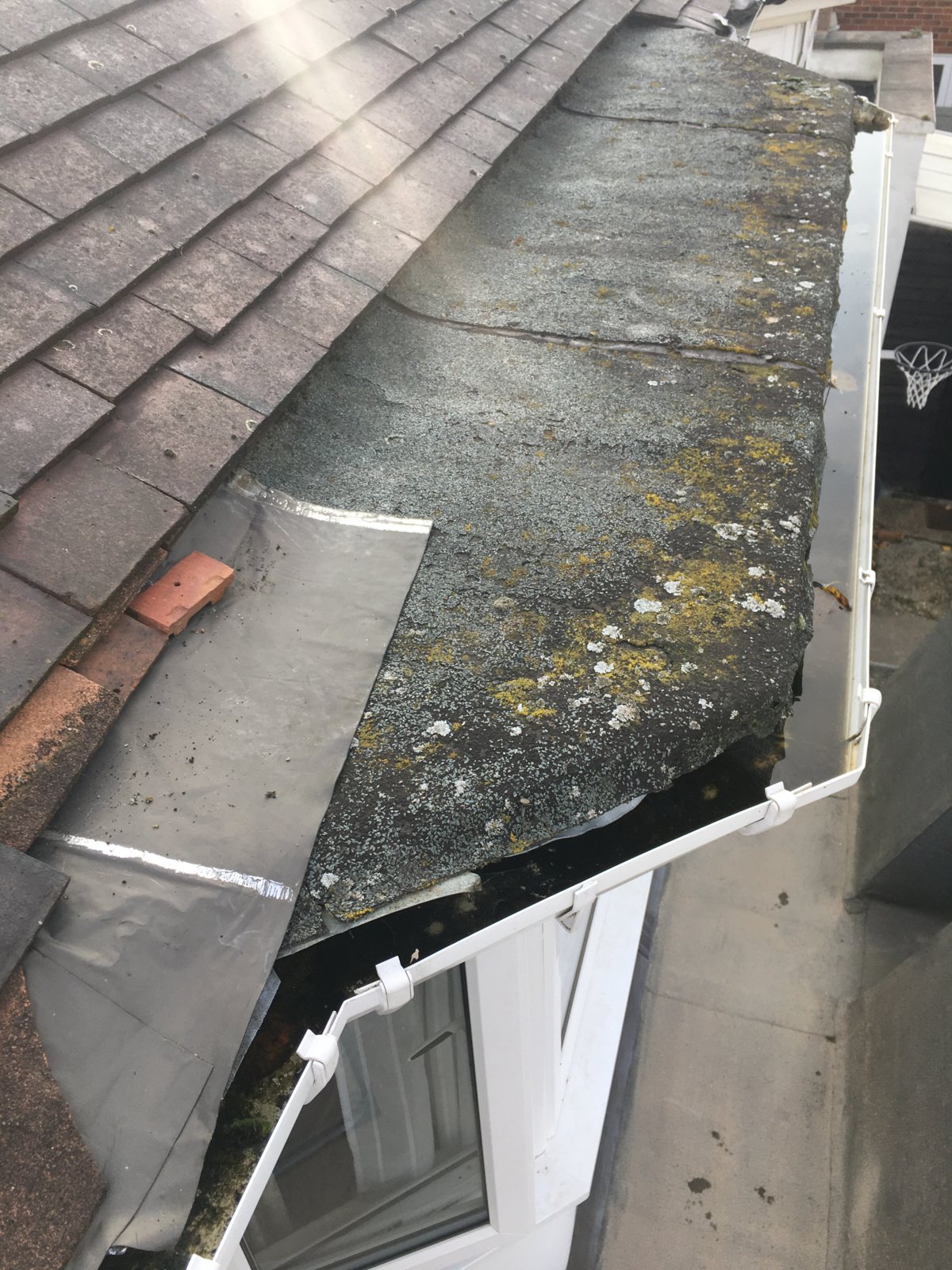 Bay window felt problem causing damp on bedroom wall? DIYnot Forums