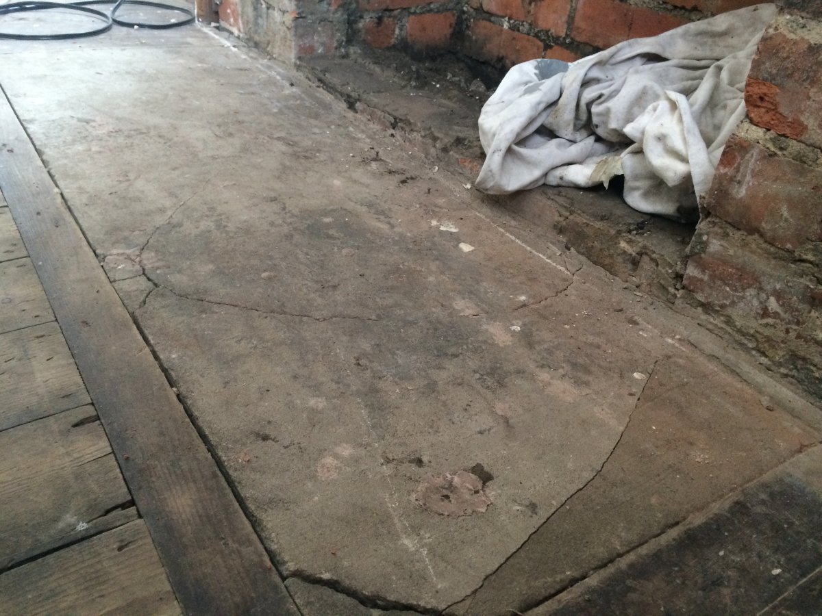 Logburner hearth on sloping floor DIYnot Forums